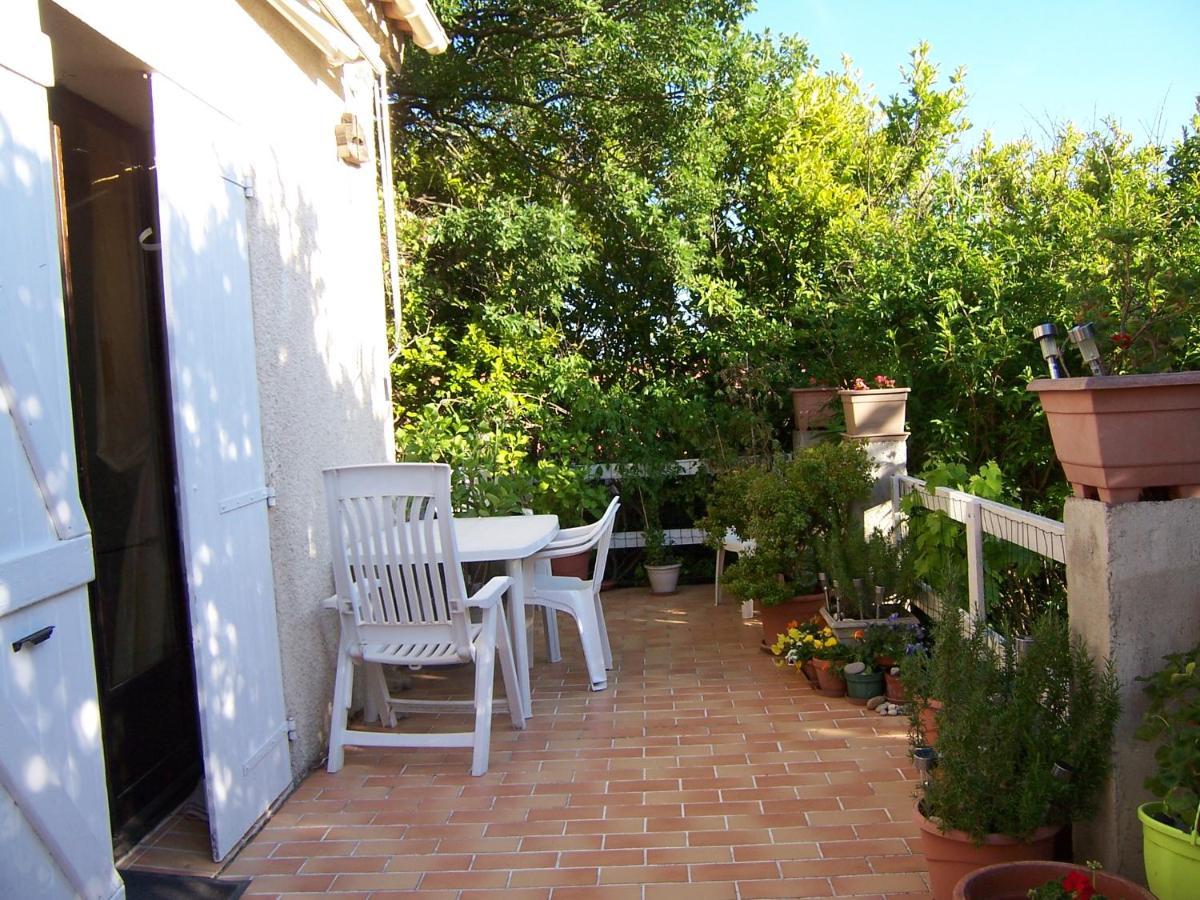 Dom L' Argo Apartment Reillanne Bagian luar foto