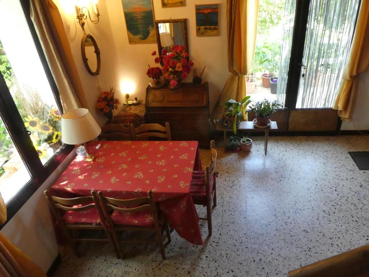 Dom L' Argo Apartment Reillanne Bagian luar foto